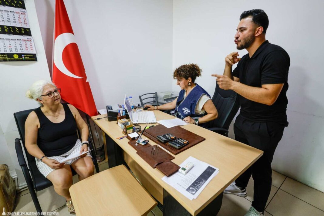 İzmir Büyükşehir’den İşitme Cihazı Desteği… İzmir Büyükşehir’den İşitme Cihazı Desteği…