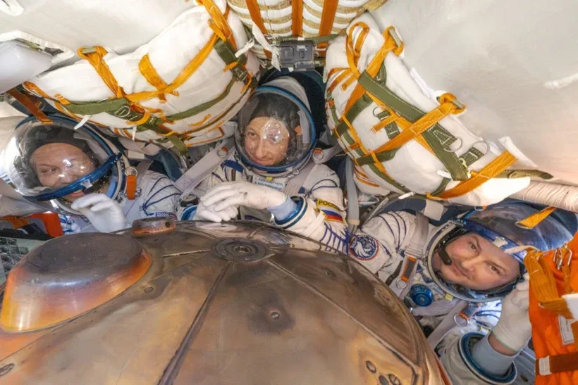 3 ASTRONOT 8 AY SONRA DÜNYA’YA DÖNDÜ… 3 ASTRONOT 8 AY SONRA DÜNYA’YA DÖNDÜ…