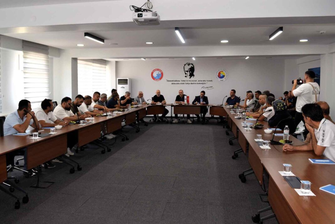 ALİAĞA’DA FIRINCILIK VE UNLU MAMUL SEKTÖRÜNDE UZLAŞI… ALİAĞA’DA FIRINCILIK VE UNLU MAMUL SEKTÖRÜNDE UZLAŞI…