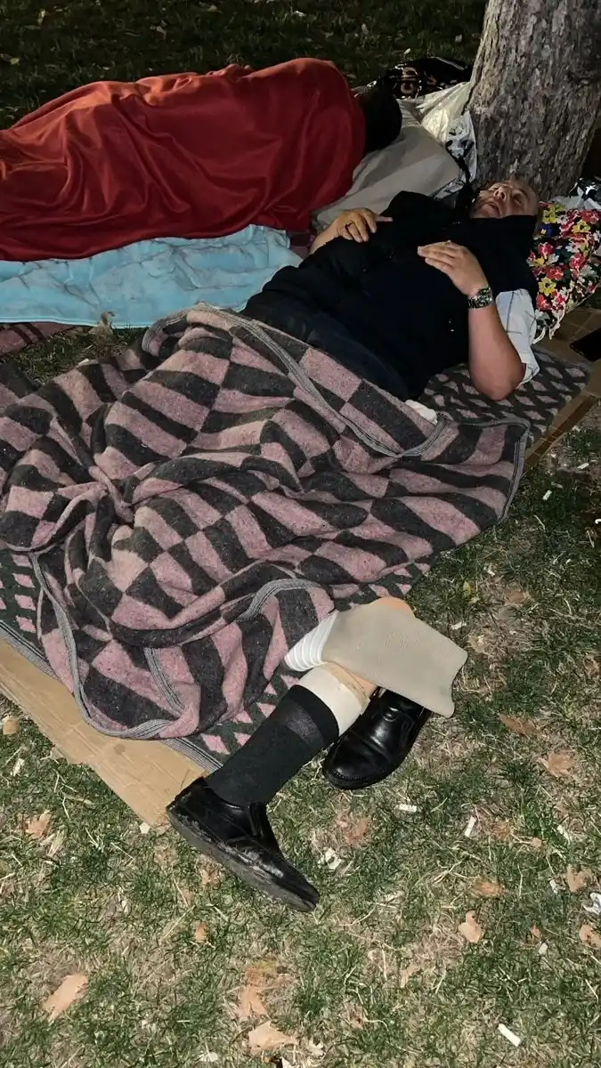 “TERÖRİSTE PAKET HAZIRLAYANLAR, GÜVENPARK’TAKİ ER ŞEHİT YAKINLARI VE GAZİLERİN TALEPLERİNİ NEDEN ÖNCELEMİYOR?…” “TERÖRİSTE PAKET HAZIRLAYANLAR, GÜVENPARK’TAKİ ER ŞEHİT YAKINLARI VE GAZİLERİN TALEPLERİNİ NEDEN ÖNCELEMİYOR?…”