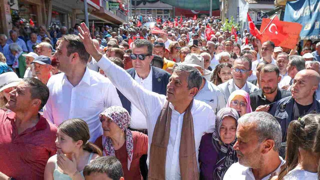 YENİ PARTİNİN KURULUŞU İÇİN İKİ TARİH BELİRLENDİ… YENİ PARTİNİN KURULUŞU İÇİN İKİ TARİH BELİRLENDİ…