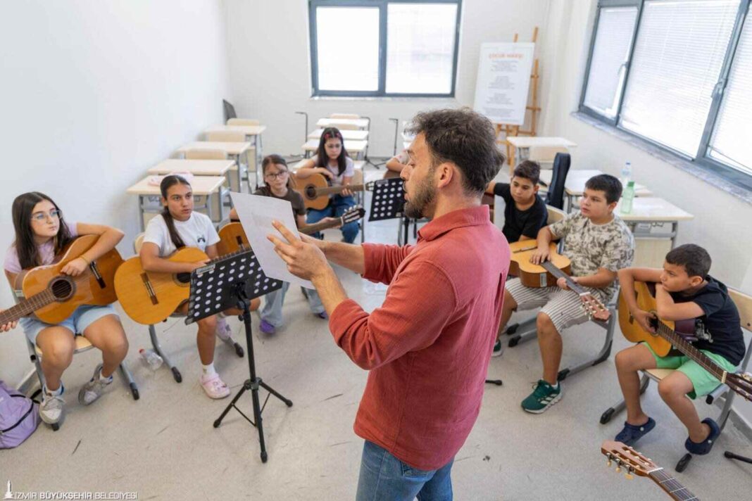Büyükşehir’in Yaz Okulu Hem Eğlendiriyor Hem Öğretiyor… Büyükşehir’in Yaz Okulu Hem Eğlendiriyor Hem Öğretiyor…
