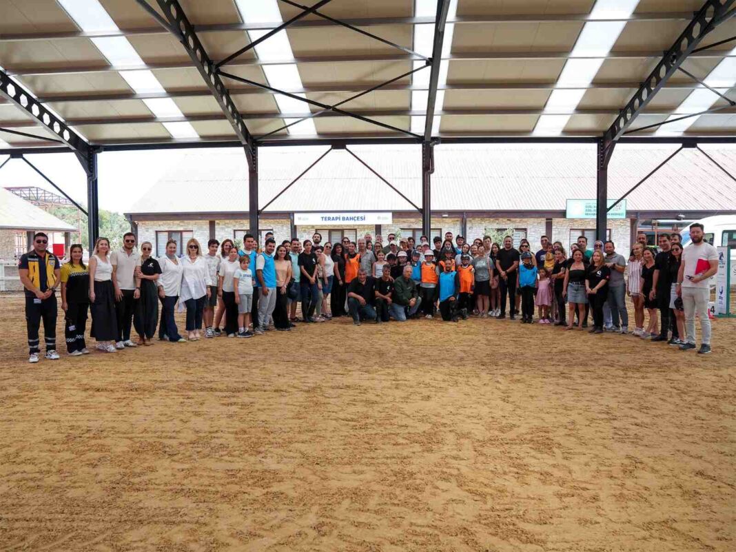ALİAPARK ATLI SPOR KULÜBÜ’NDE İLK LİSANS SINAVI GERÇEKLEŞTİRİLDİ… ALİAPARK ATLI SPOR KULÜBÜ’NDE İLK LİSANS SINAVI GERÇEKLEŞTİRİLDİ…