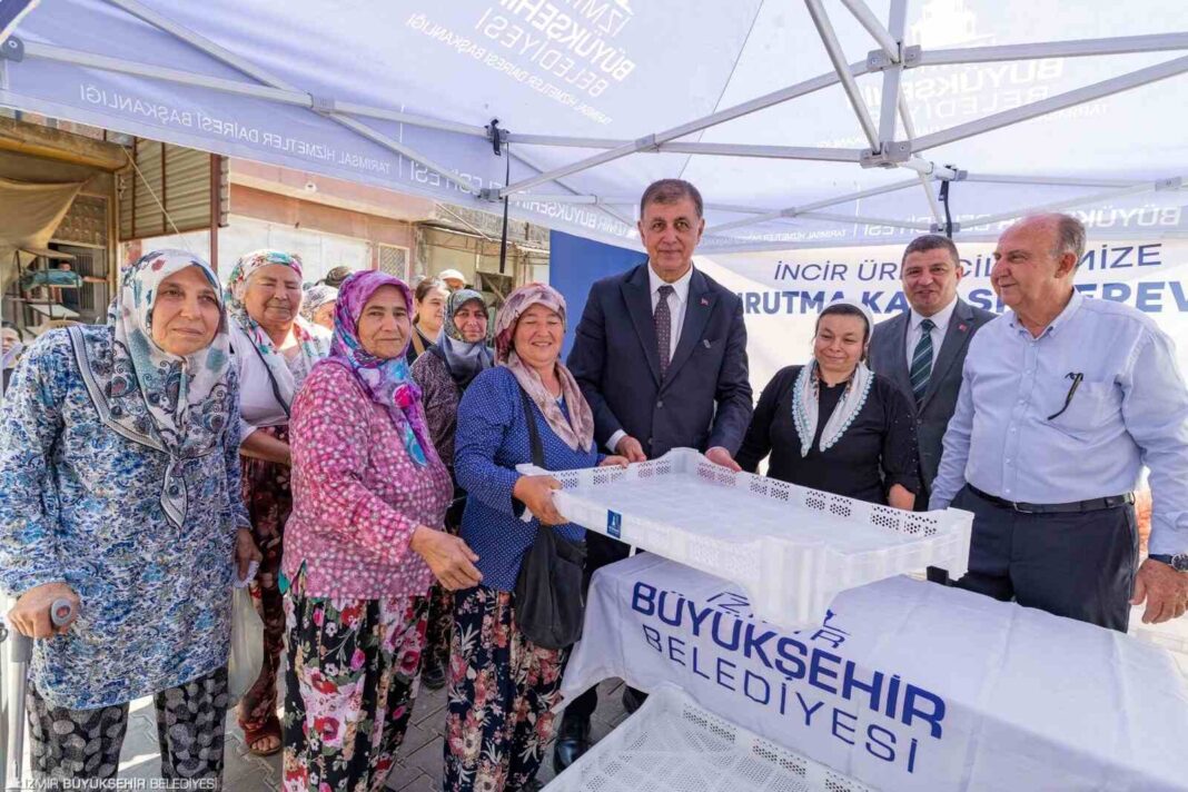 İzmir Büyükşehir Belediyesi’nden Üreticiye Kerevet Desteği… İzmir Büyükşehir Belediyesi’nden Üreticiye Kerevet Desteği…
