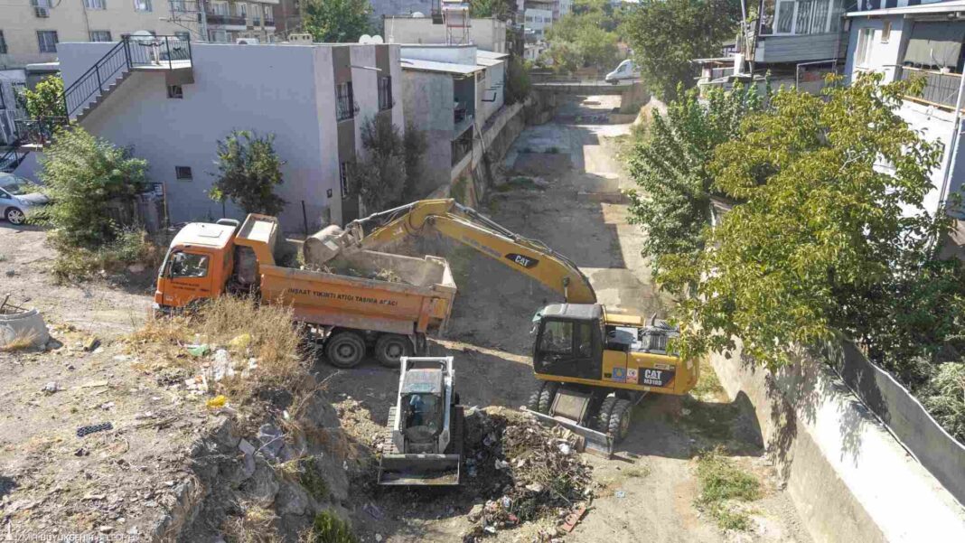 Dereden Körfez’e Kesintisiz Temizlik… Dereden Körfez’e Kesintisiz Temizlik…