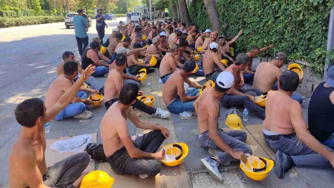 16 Gündür Eylemde Olan Madencilere Gözaltı!… 16 Gündür Eylemde Olan Madencilere Gözaltı!…