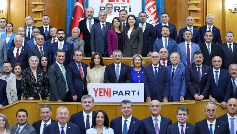 HAYIR OYU VERDİLER: “ÖZGÜR ÖZEL ÜSTÜN BİR LİDERLİK SERGİLİYOR…” DEDİLER… HAYIR OYU VERDİLER: “ÖZGÜR ÖZEL ÜSTÜN BİR LİDERLİK SERGİLİYOR…” DEDİLER…
