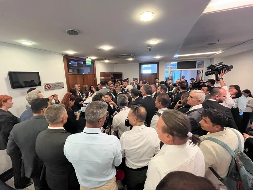 ÇERÇEVE YASA GÖRÜŞMELERİNDE MECLİS’TE YER KRİZİ!… ÇERÇEVE YASA GÖRÜŞMELERİNDE MECLİS’TE YER KRİZİ!…