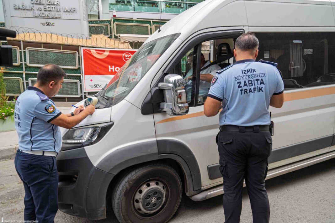 İzmir’de Servislerde Öğrenci Güvenliği İçin Sıkı Denetim… İzmir’de Servislerde Öğrenci Güvenliği İçin Sıkı Denetim…