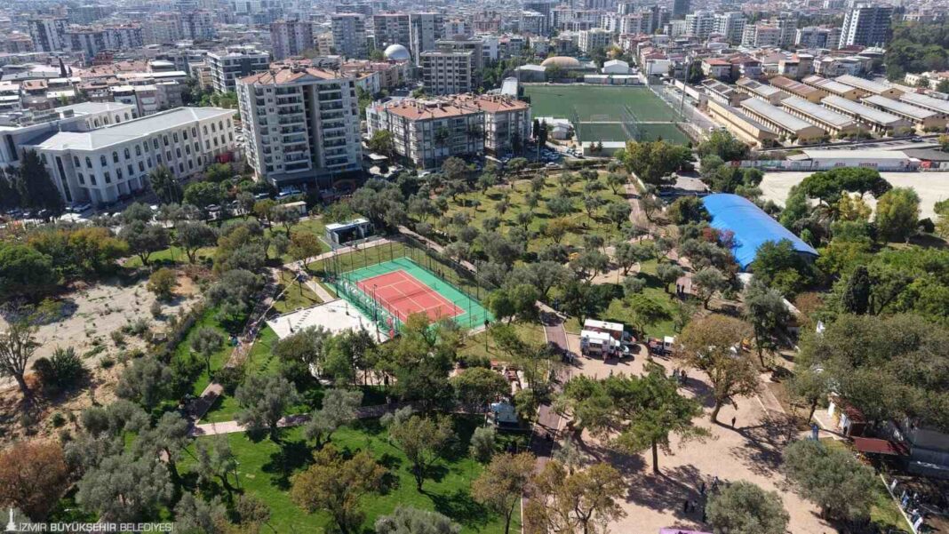 İzmir’de Spor Salonu Açık Havaya Taşındı: Altıncı İstasyon Buca Halk Park’ta… İzmir’de Spor Salonu Açık Havaya Taşındı: Altıncı İstasyon Buca Halk Park’ta…